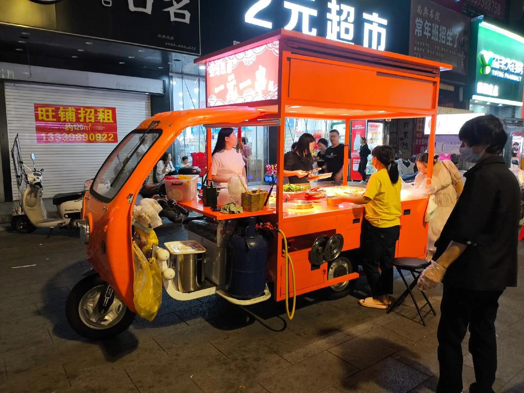 街边特色小吃月入过万_商场周围小卖部利润分析_去年零元的赚钱好买卖